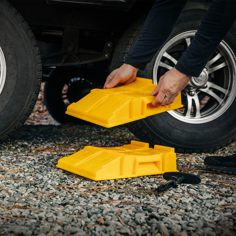 Camco FasTen-RV Leveling Ramps - 2-Pack image number 18