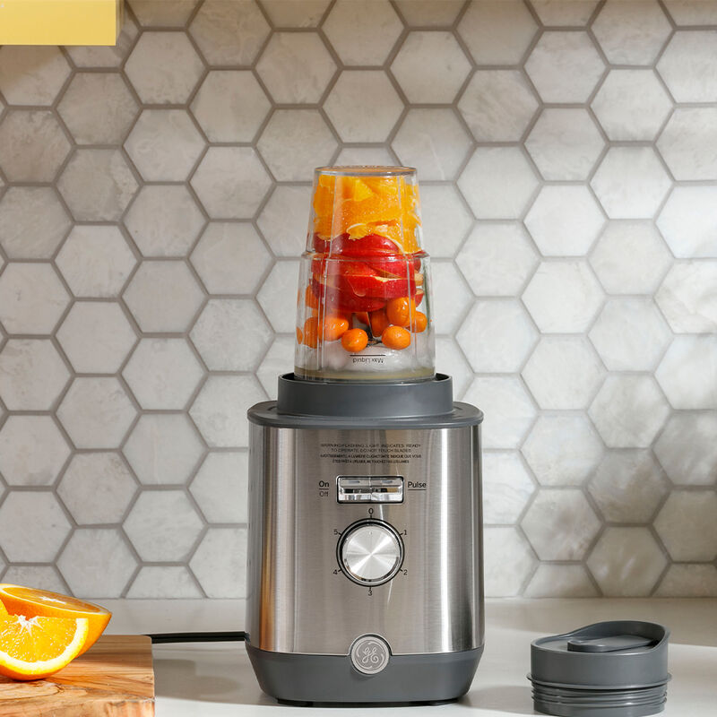 GE Blender with Personal Cups image number 2