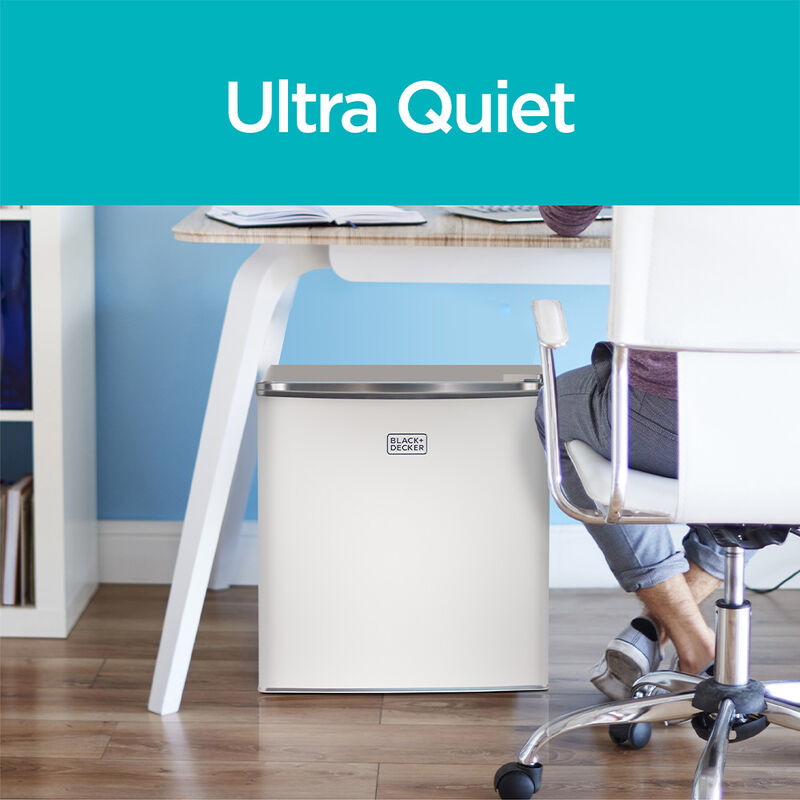 Black+Decker 1.7 cu. ft. Mini Fridge with Freezer, White image number 8