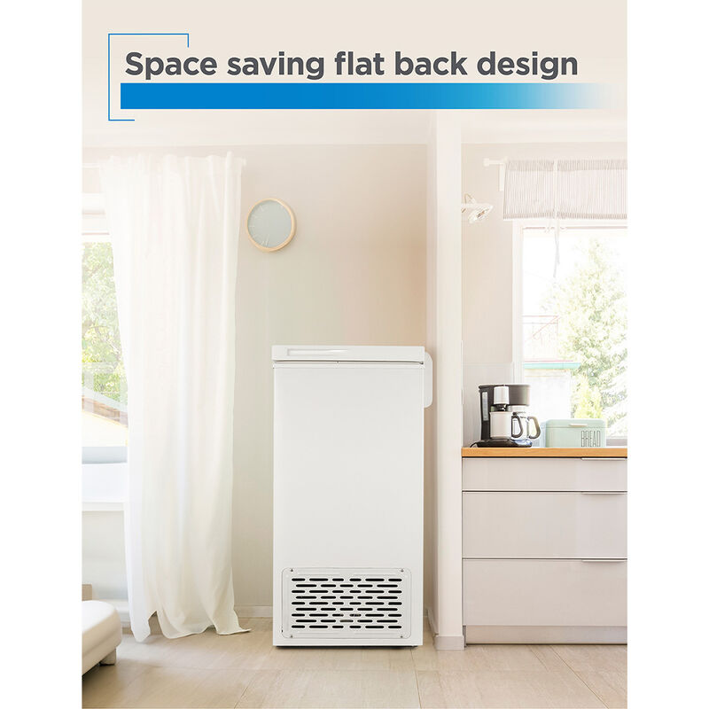 Black+Decker 2.7 cu. ft. Compact Chest Freezer, White image number 7