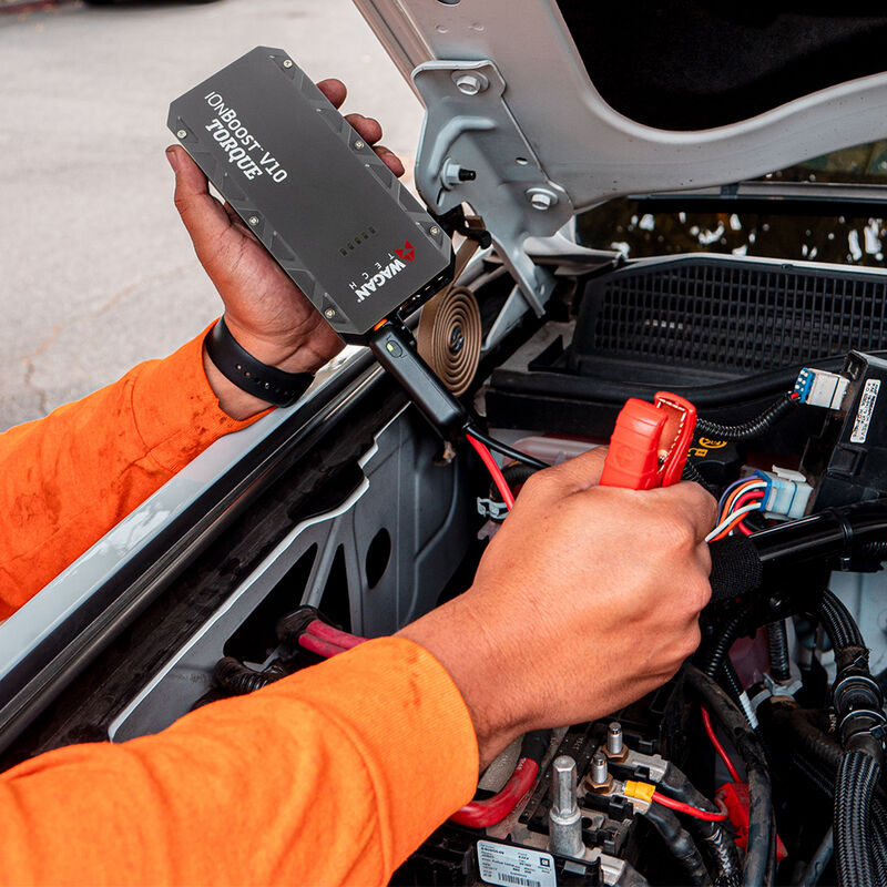 iOnBoost&trade; V10 TORQUE 1000 Peak Amps Jump Starter image number 5