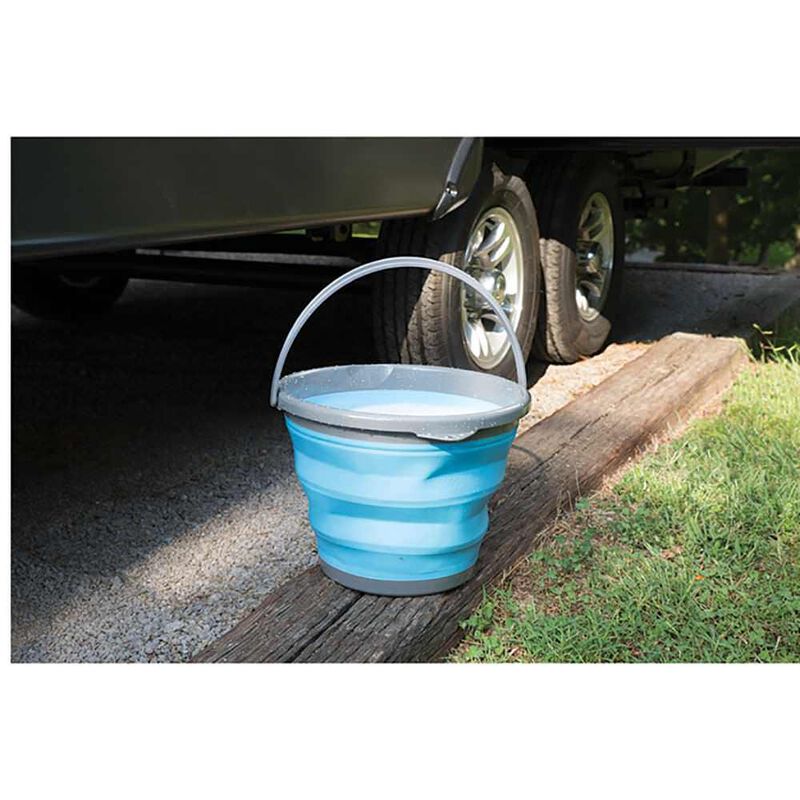 RV360 5 Gallon Collapsible Bucket image number 1